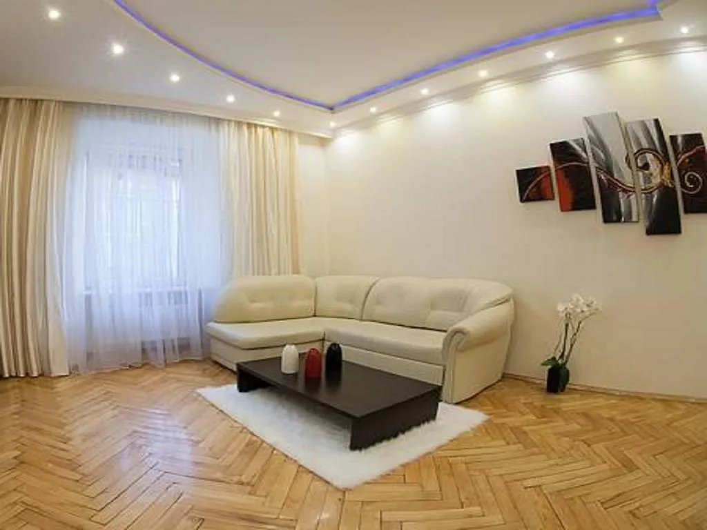 Apartment 1 Minute To Rynok Square